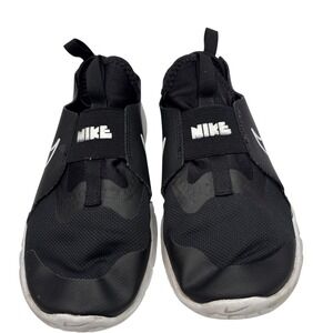 Nike Flex Runner Black & White Sz 5.5 Y D16038-002 Pre- Owned